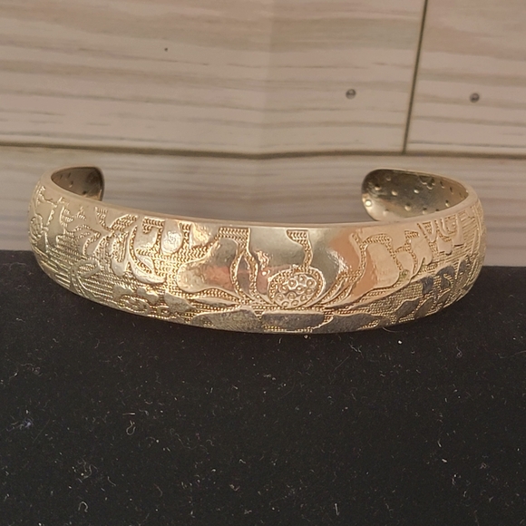 None Jewelry - Silver-tone Floral Cuff Bracelet